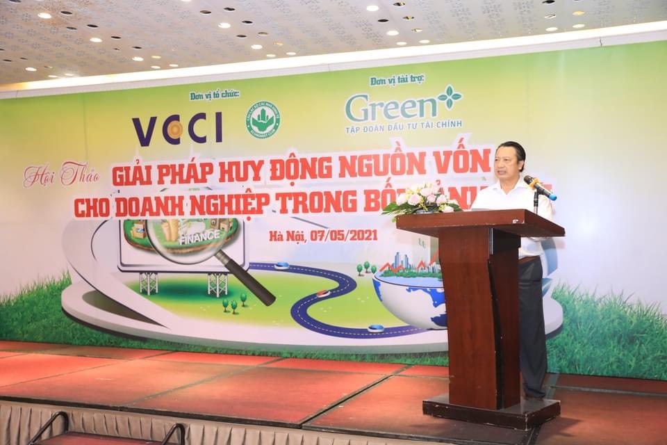 Mr. Nguyen Quang Vinh – General Secretary of VCCI – speaking at the Workshop
