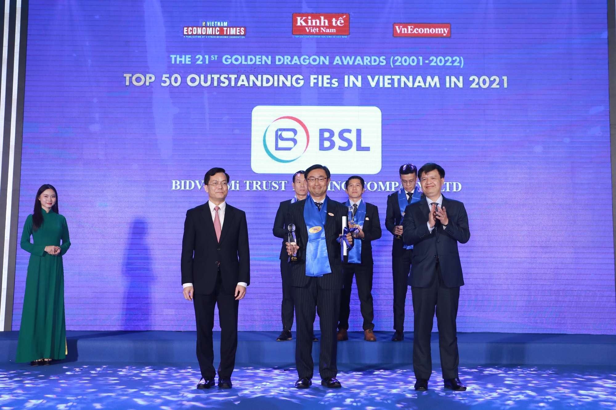 BIDV-SuMi TRUST Leasing Company (BSL) was named “Trusted Financial Services Provider” at Golden Dragon Awards 2022
